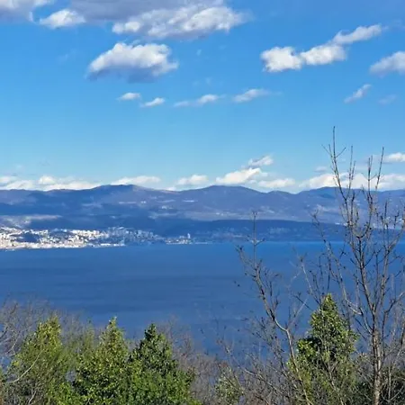 With Domestic Energy And Spectacular View Apartment